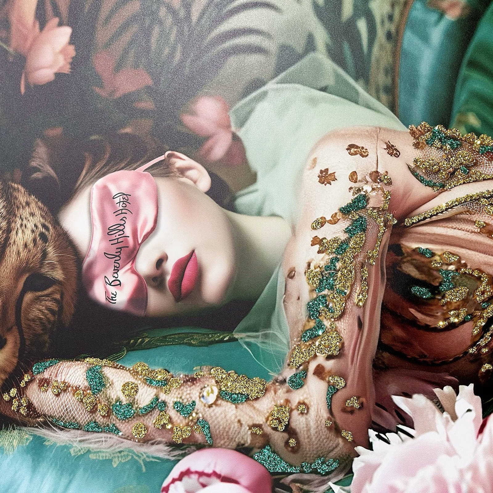 sleeping_beauties_og_detail2