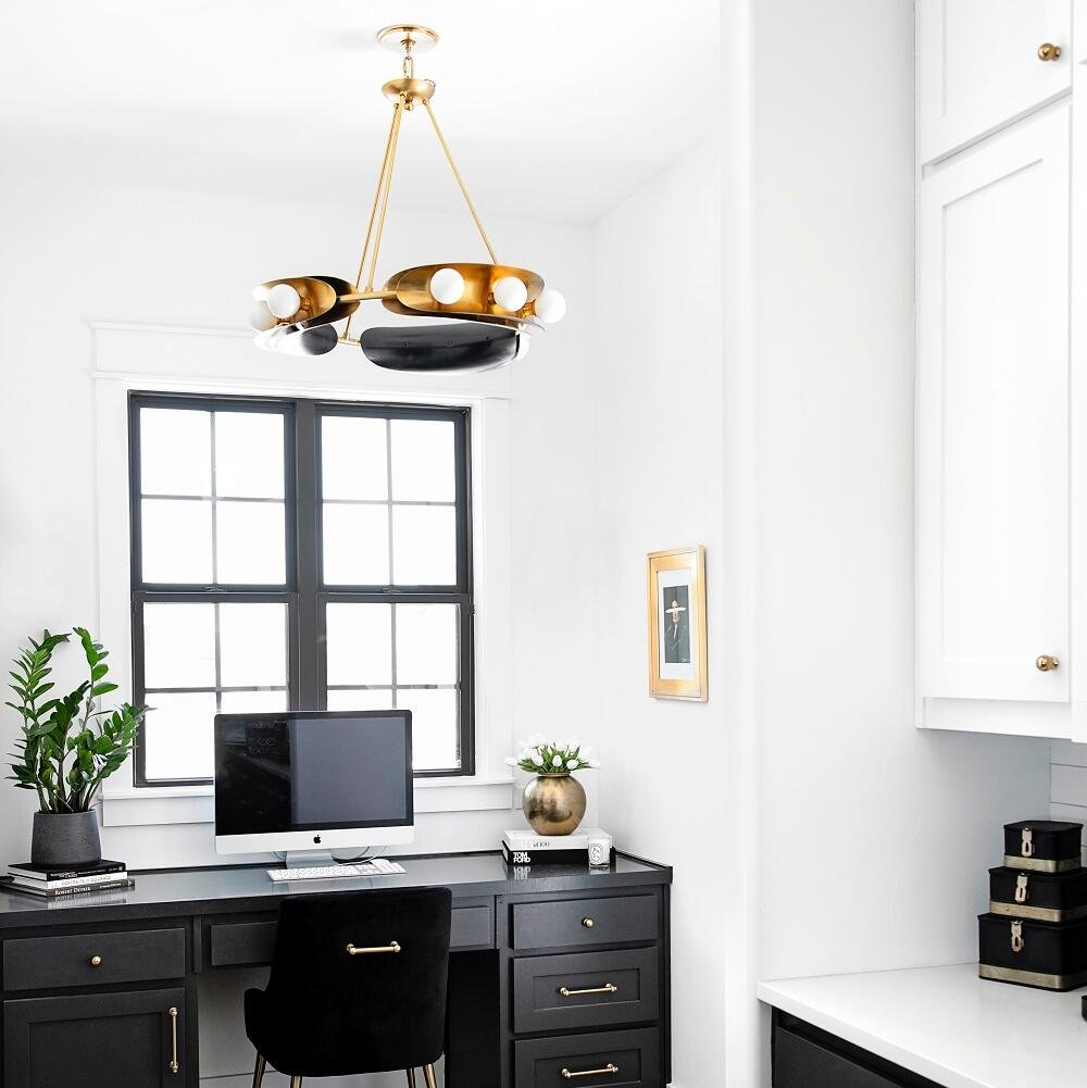 Title: Hopper Chandelier in Interior – Andrew Martin
